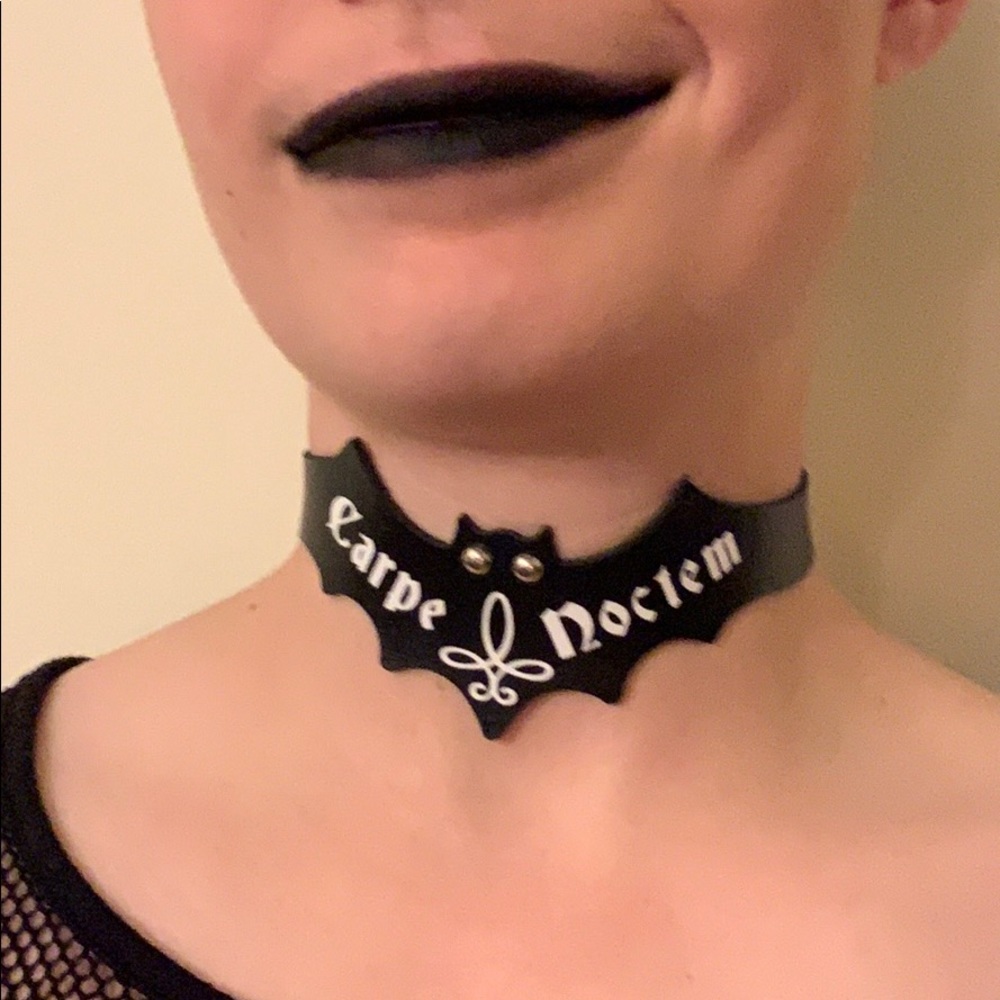 Carpe noctem choker
